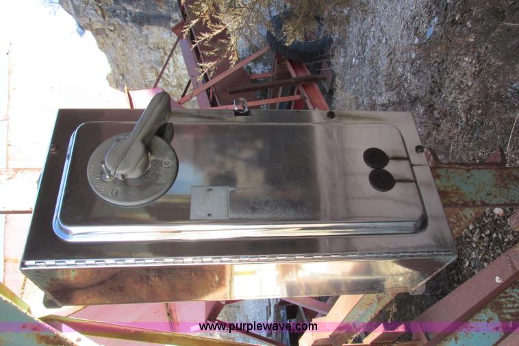 image for item F4750 Syntron 75A feed hopper