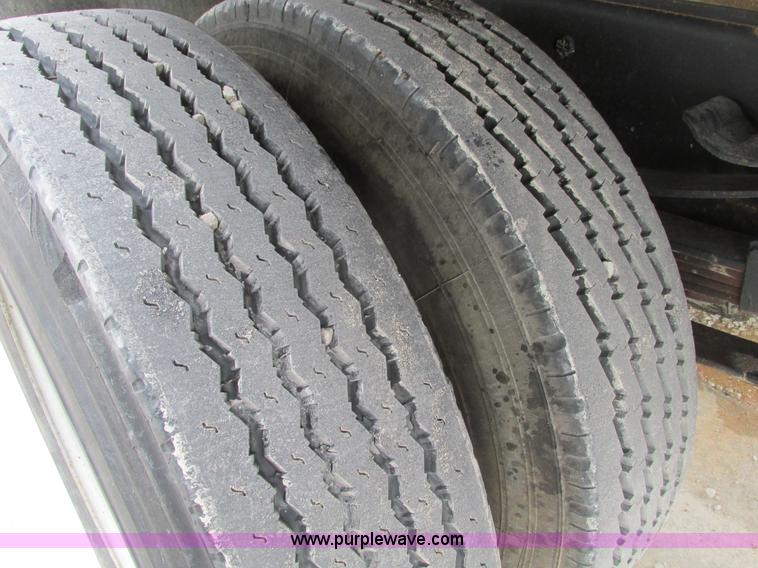 image for item F4764 1984 Ford F9000 dump truck