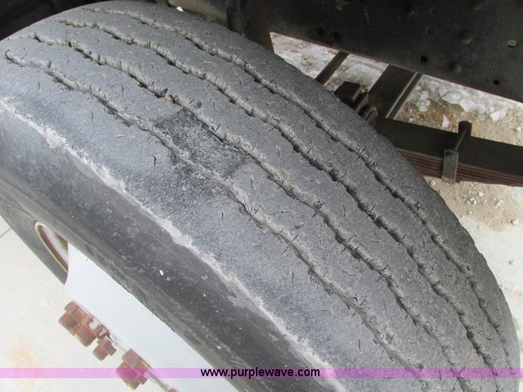 image for item F4764 1984 Ford F9000 dump truck