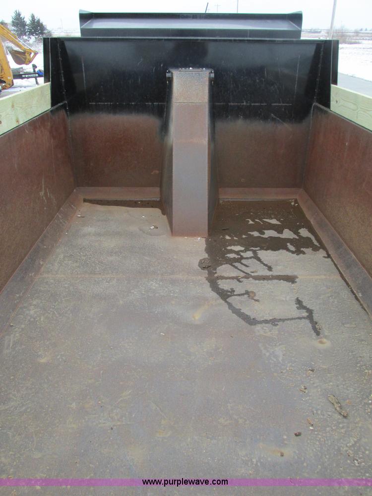 image for item F4764 1984 Ford F9000 dump truck