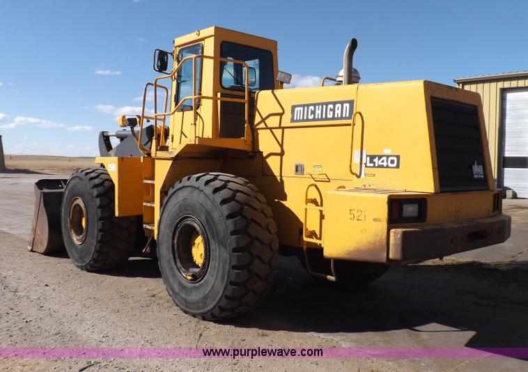 image for item F6426 1990 Michigan L140 wheel loader