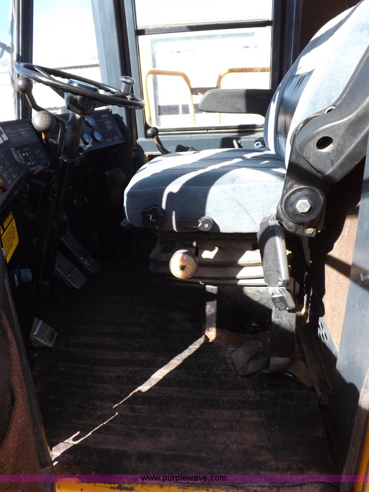 image for item F6426 1990 Michigan L140 wheel loader