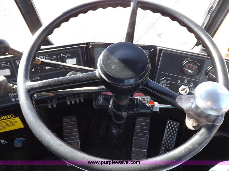 image for item F6426 1990 Michigan L140 wheel loader