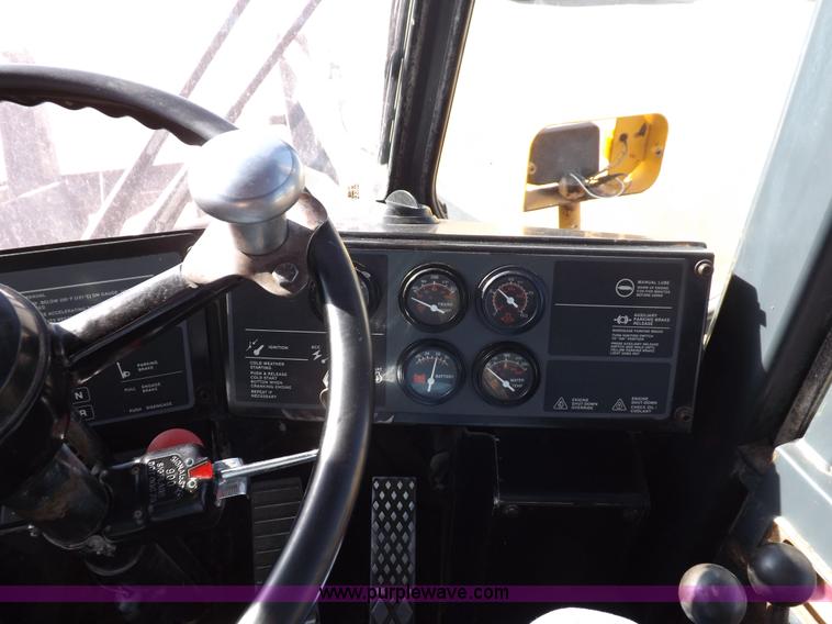 image for item F6426 1990 Michigan L140 wheel loader