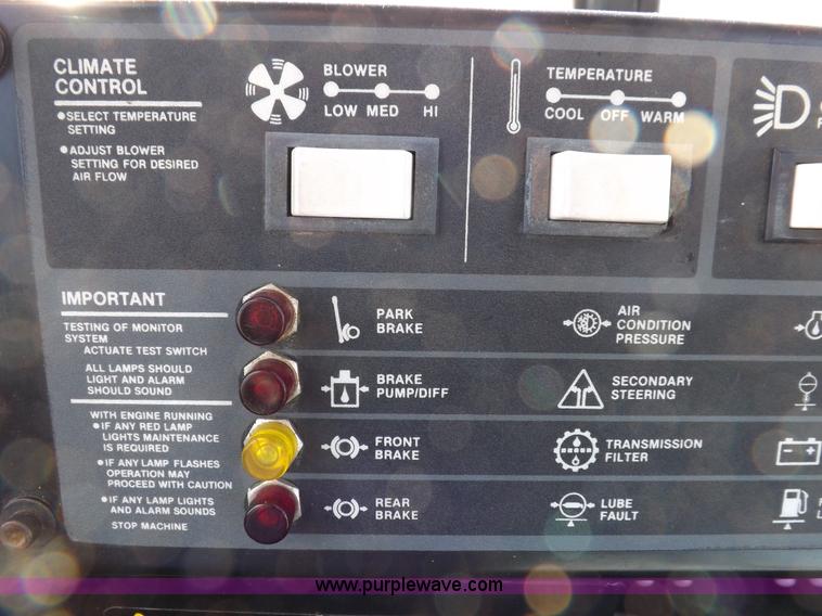 image for item F6426 1990 Michigan L140 wheel loader