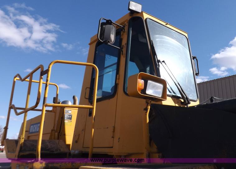 image for item F6426 1990 Michigan L140 wheel loader