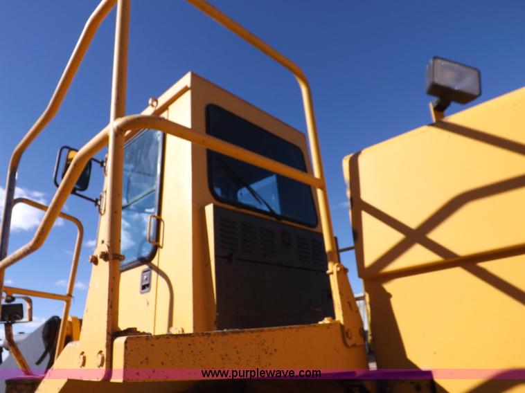 image for item F6426 1990 Michigan L140 wheel loader