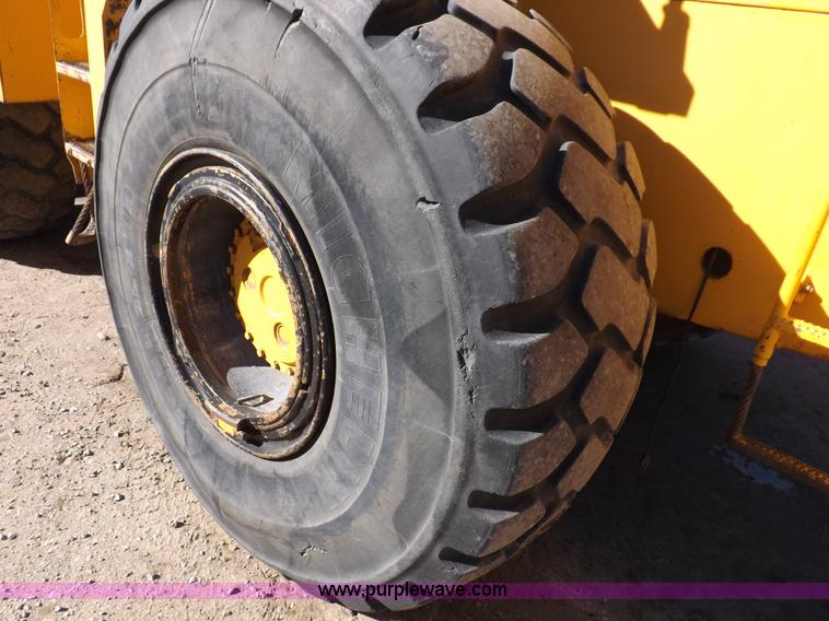 image for item F6426 1990 Michigan L140 wheel loader