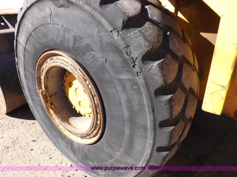 image for item F6426 1990 Michigan L140 wheel loader