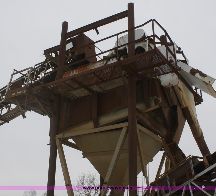 image for item V9519 Deister screen deck with hopper