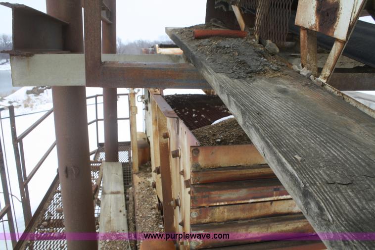 image for item V9519 Deister screen deck with hopper