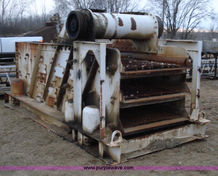image for item V9519 Deister screen deck with hopper