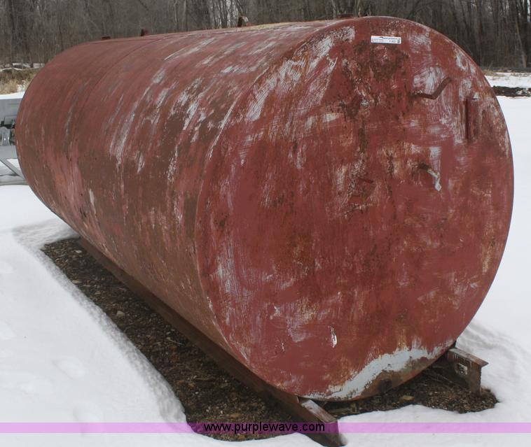 image for item V9521 1,500 gallon tank