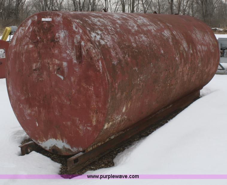 image for item V9521 1,500 gallon tank