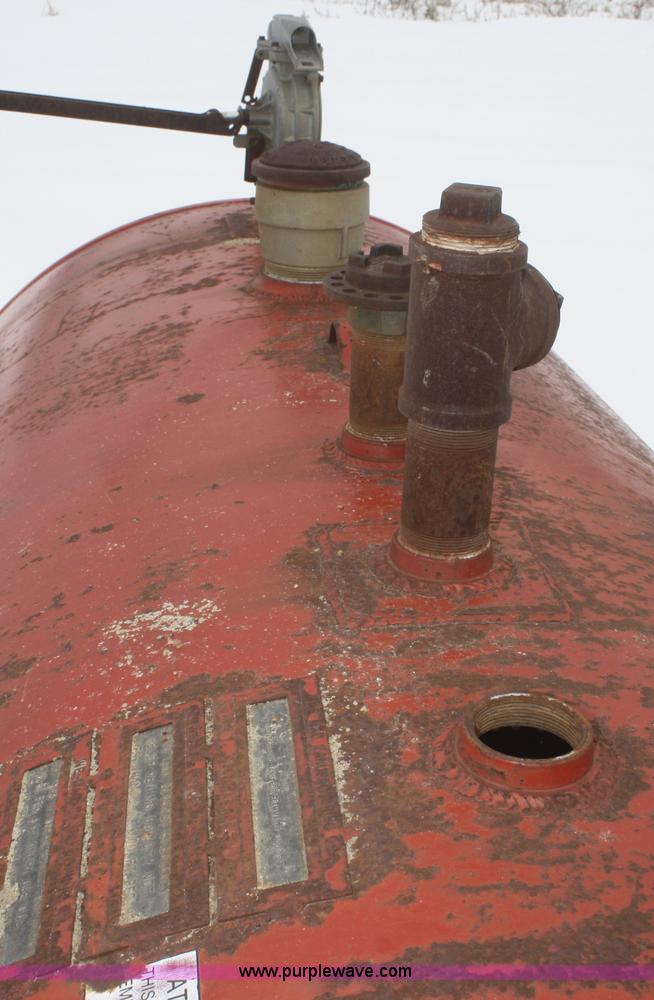 image for item V9522 500 gallon fuel tank