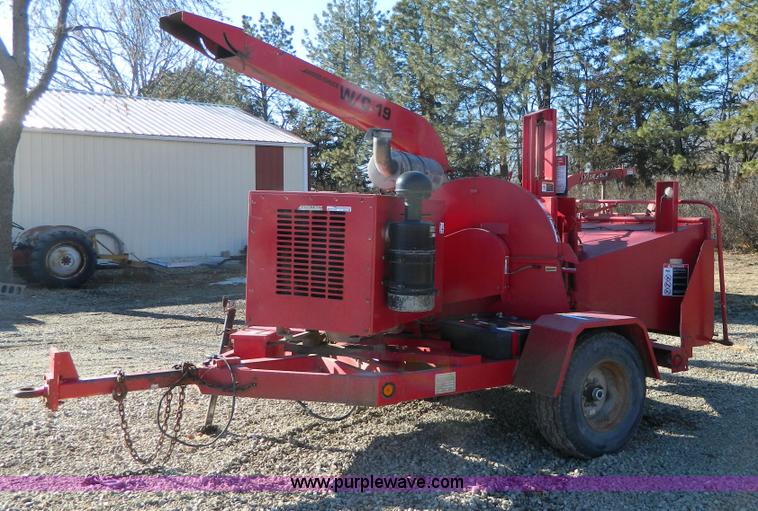 image for item Y9045 2000 Wood Chuck C-19 drum roller wood chipper