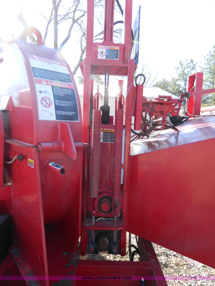 image for item Y9045 2000 Wood Chuck C-19 drum roller wood chipper