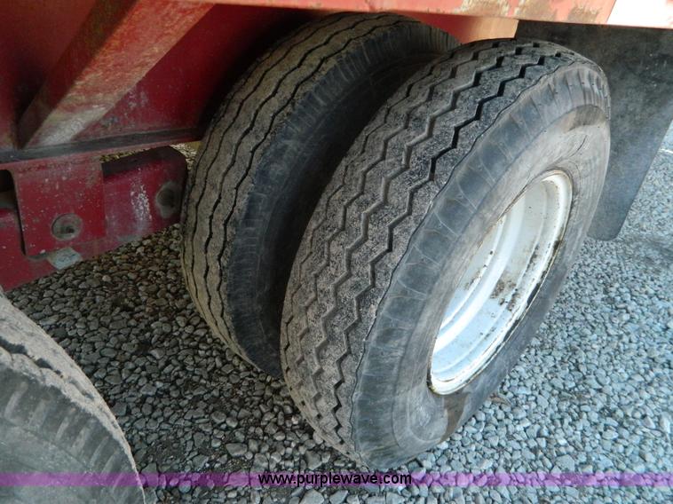 image for item Y9046 1998 Circle gooseneck trailer