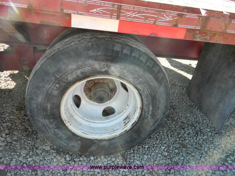 image for item Y9046 1998 Circle gooseneck trailer