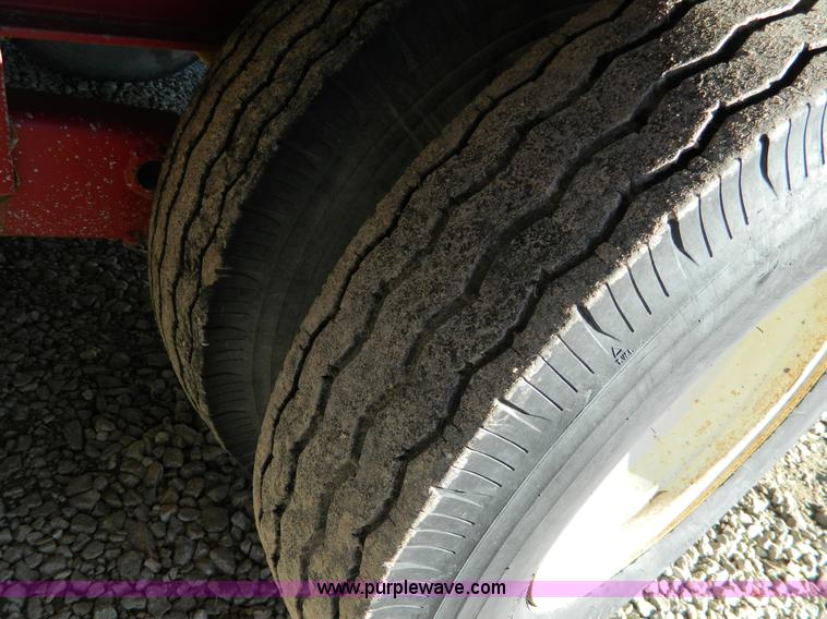 image for item Y9046 1998 Circle gooseneck trailer