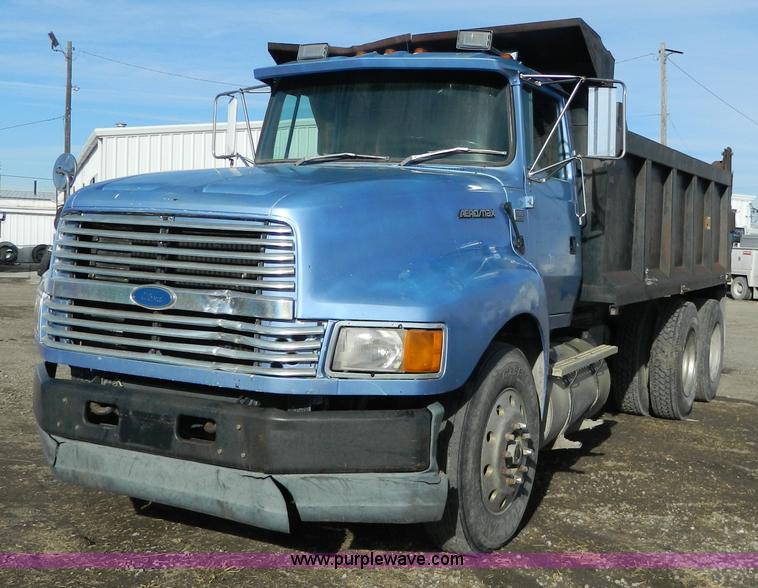image for item Y9055 1993 Ford LTL 9000 Aero Max dump truck