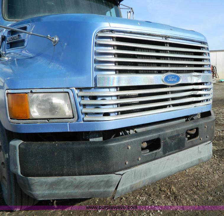 image for item Y9055 1993 Ford LTL 9000 Aero Max dump truck