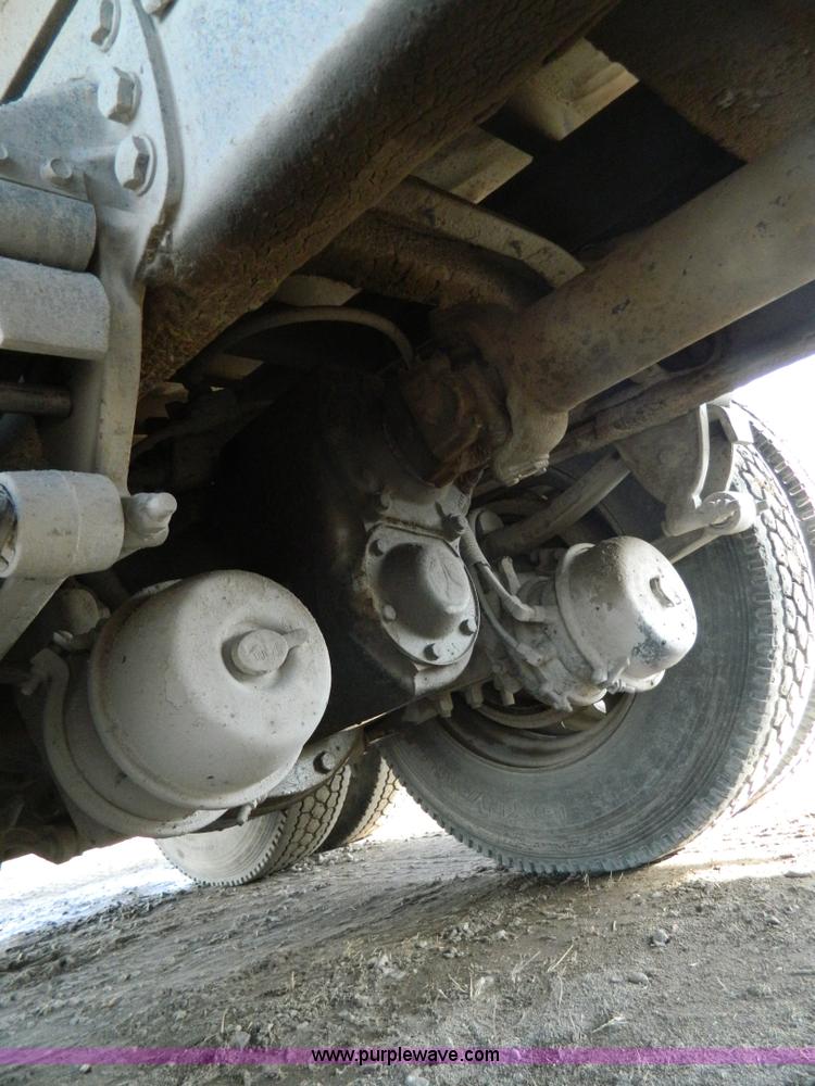 image for item Y9055 1993 Ford LTL 9000 Aero Max dump truck