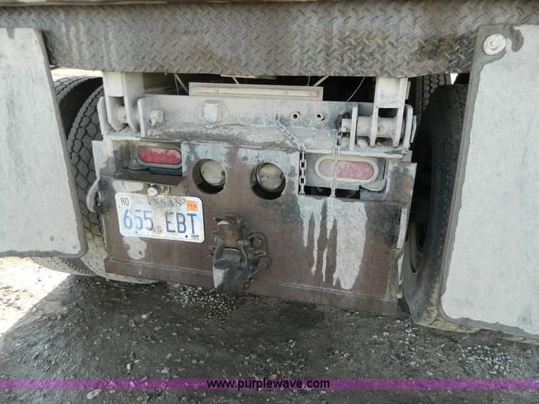 image for item Y9055 1993 Ford LTL 9000 Aero Max dump truck