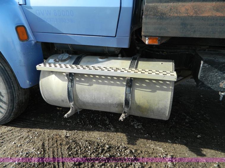 image for item Y9055 1993 Ford LTL 9000 Aero Max dump truck