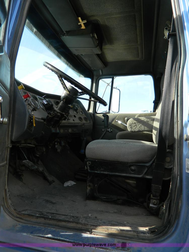 image for item Y9055 1993 Ford LTL 9000 Aero Max dump truck