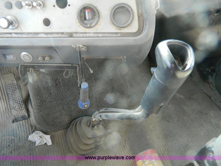 image for item Y9055 1993 Ford LTL 9000 Aero Max dump truck