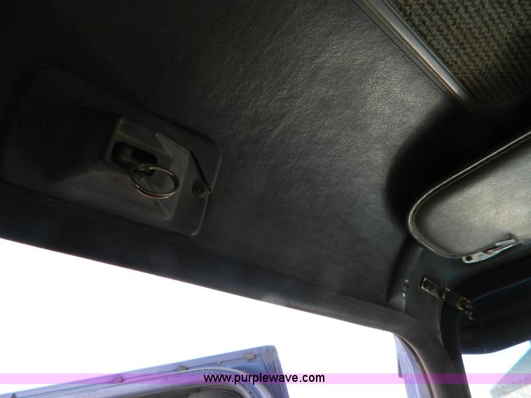 image for item Y9055 1993 Ford LTL 9000 Aero Max dump truck