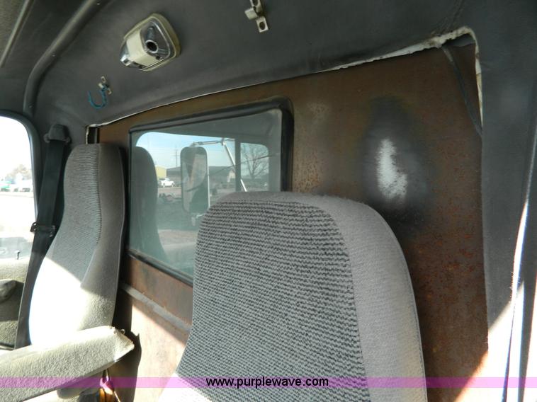 image for item Y9055 1993 Ford LTL 9000 Aero Max dump truck