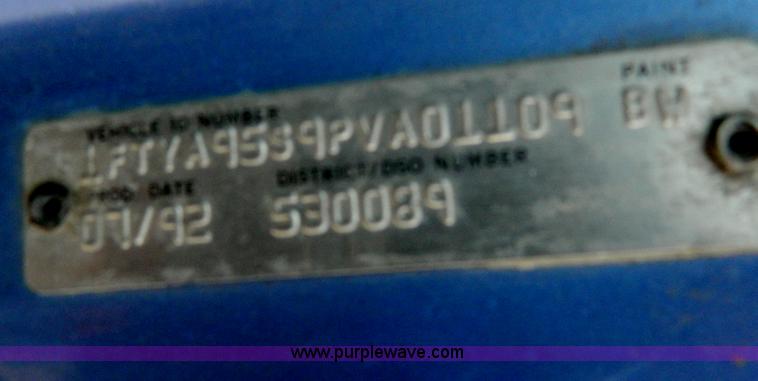 image for item Y9055 1993 Ford LTL 9000 Aero Max dump truck