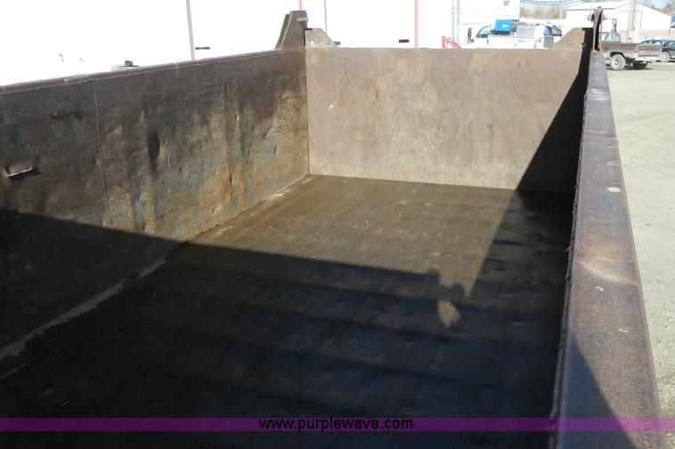 image for item Y9055 1993 Ford LTL 9000 Aero Max dump truck