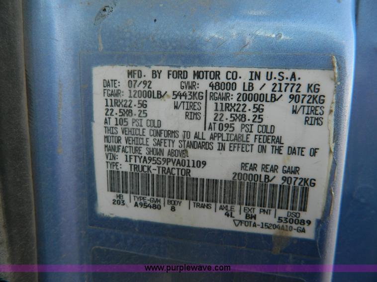 image for item Y9055 1993 Ford LTL 9000 Aero Max dump truck