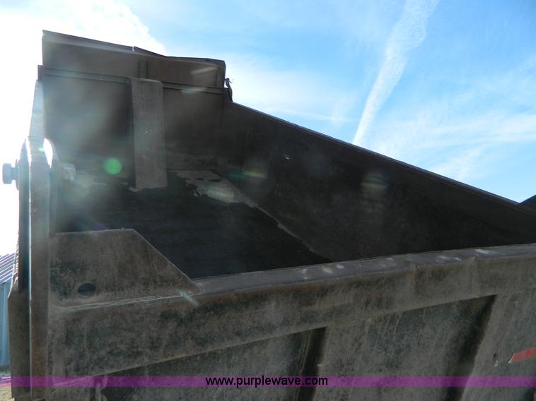 image for item Y9055 1993 Ford LTL 9000 Aero Max dump truck