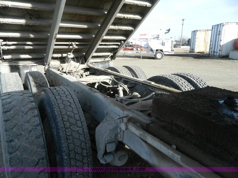 image for item Y9055 1993 Ford LTL 9000 Aero Max dump truck