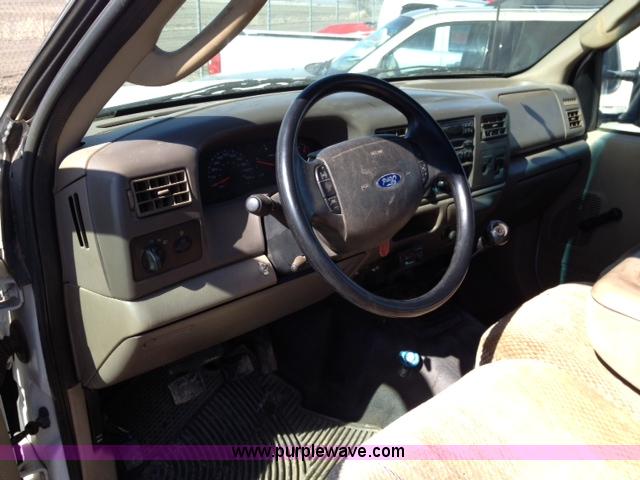 image for item B1869 2003 Ford F550 utility truck