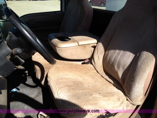 image for item B1869 2003 Ford F550 utility truck