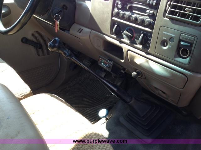 image for item B1869 2003 Ford F550 utility truck