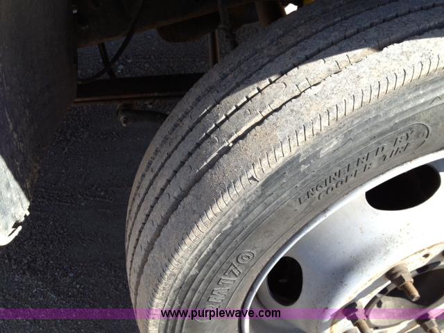 image for item B1869 2003 Ford F550 utility truck