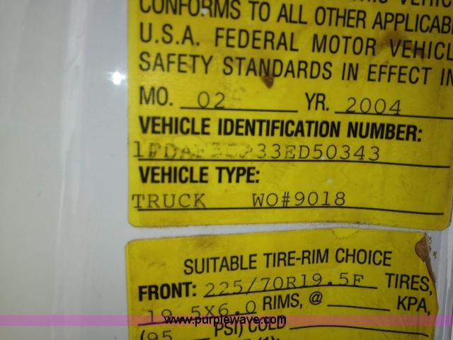 image for item B1869 2003 Ford F550 utility truck