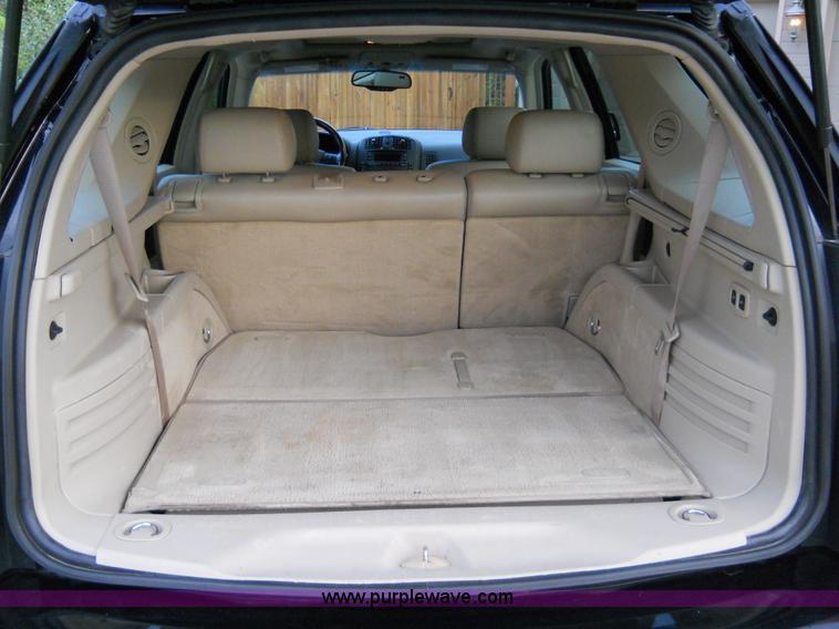 image for item B1870 2004 Cadillac SRX SUV