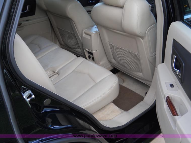 image for item B1870 2004 Cadillac SRX SUV