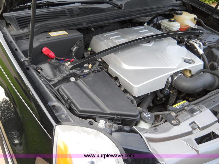 image for item B1870 2004 Cadillac SRX SUV