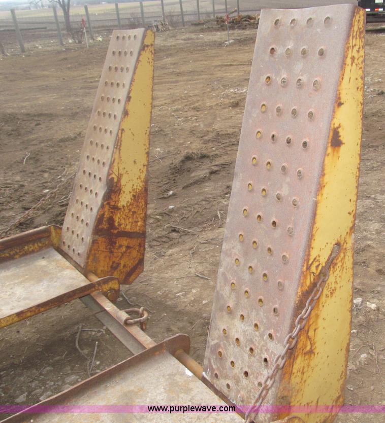 image for item B5415 1993 Belshe BC-2 tandem axle trailer