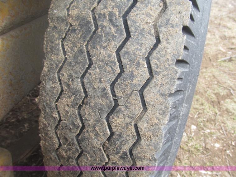 image for item B5415 1993 Belshe BC-2 tandem axle trailer