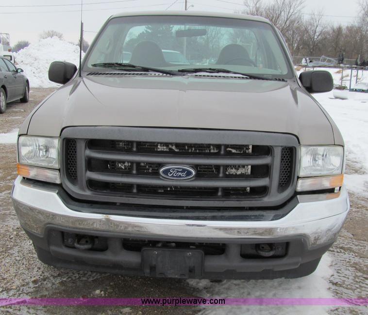 image for item D7170 2002 Ford F250 Super Duty XL pickup truck