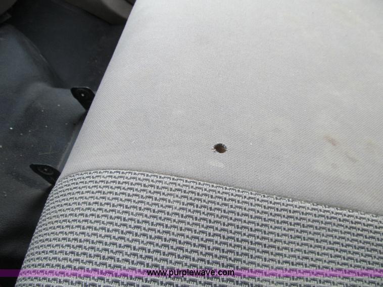 image for item D7170 2002 Ford F250 Super Duty XL pickup truck